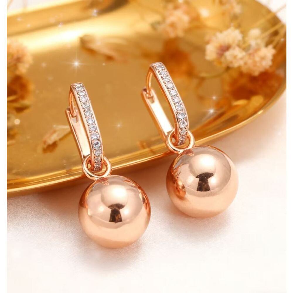 18K Gold Fashionable High-End Hoop Earrings